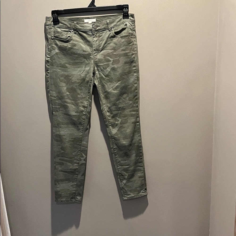 LOFT Olive Camouflage Pants